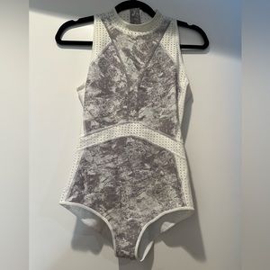 Lululemon one piece bathing suit in white - Size 6